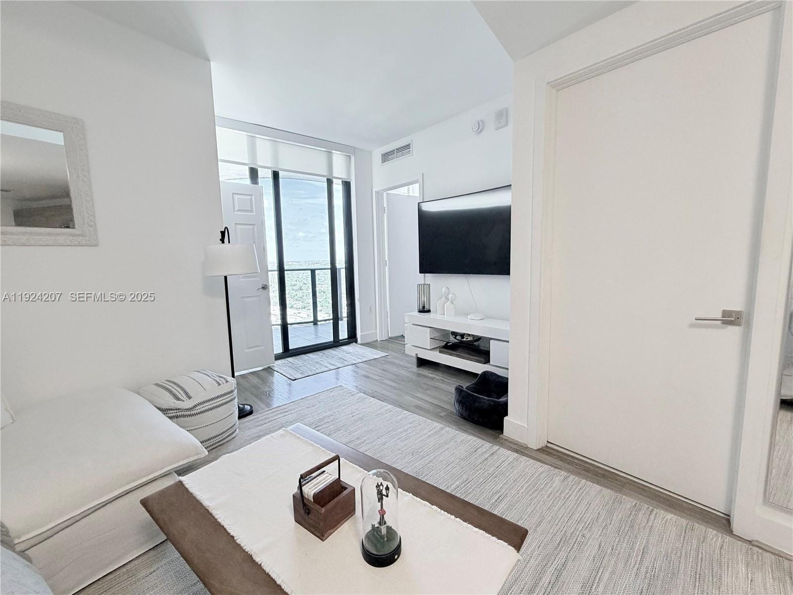 121 NE 34th Street 3014 — photo 8