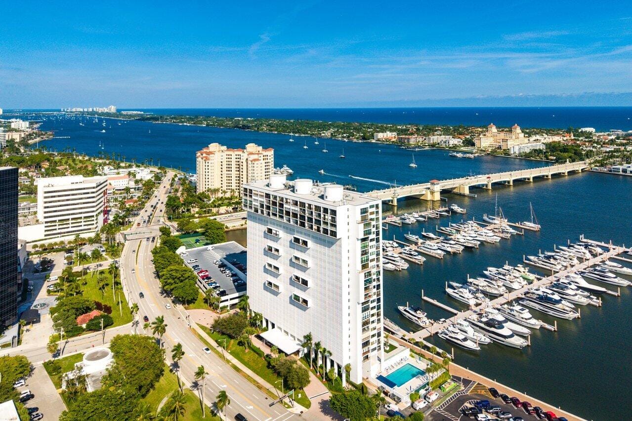 3 bedroom home for sale at 400 Flagler, West Palm Beach, FL 33401 — $3,795,000