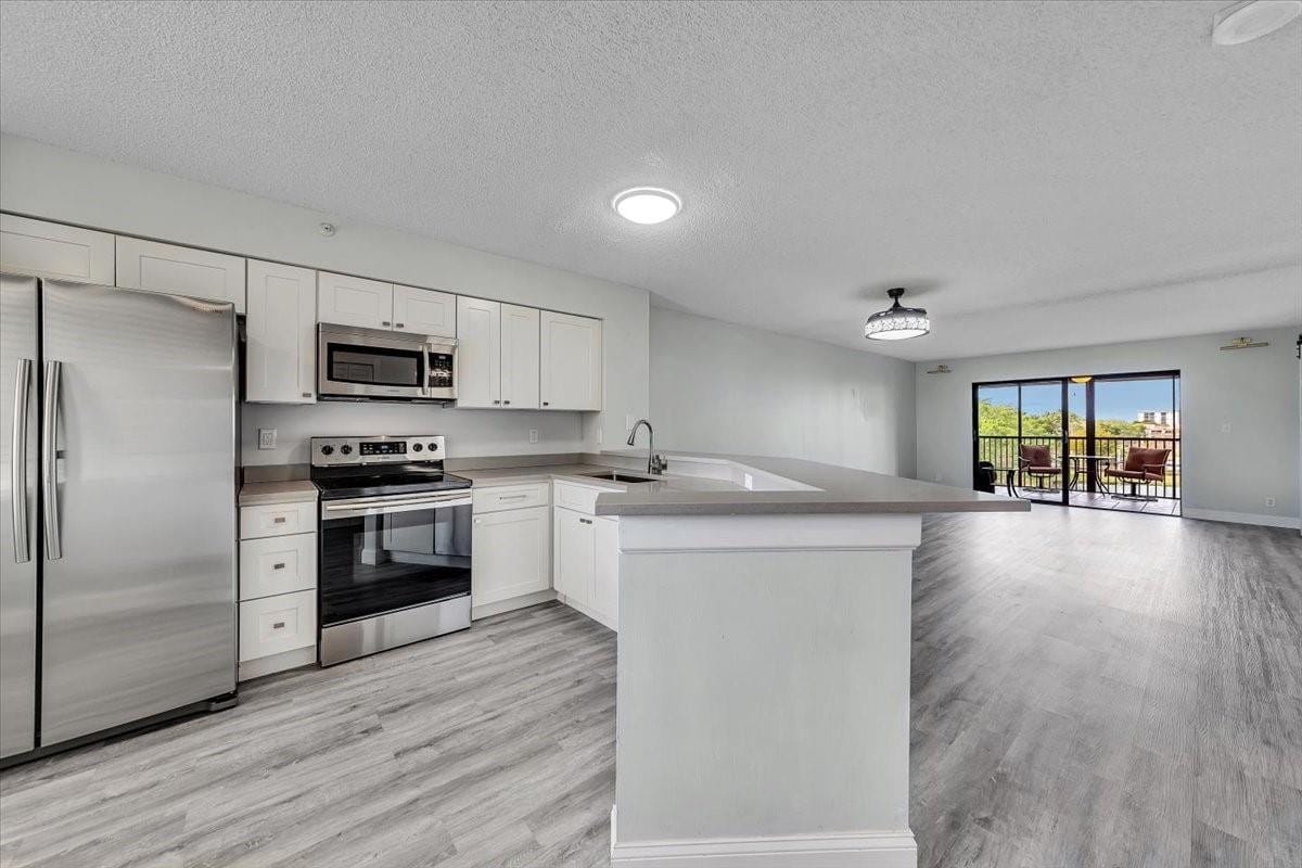 2112 S Cypress Bend Drive 508 — photo 6