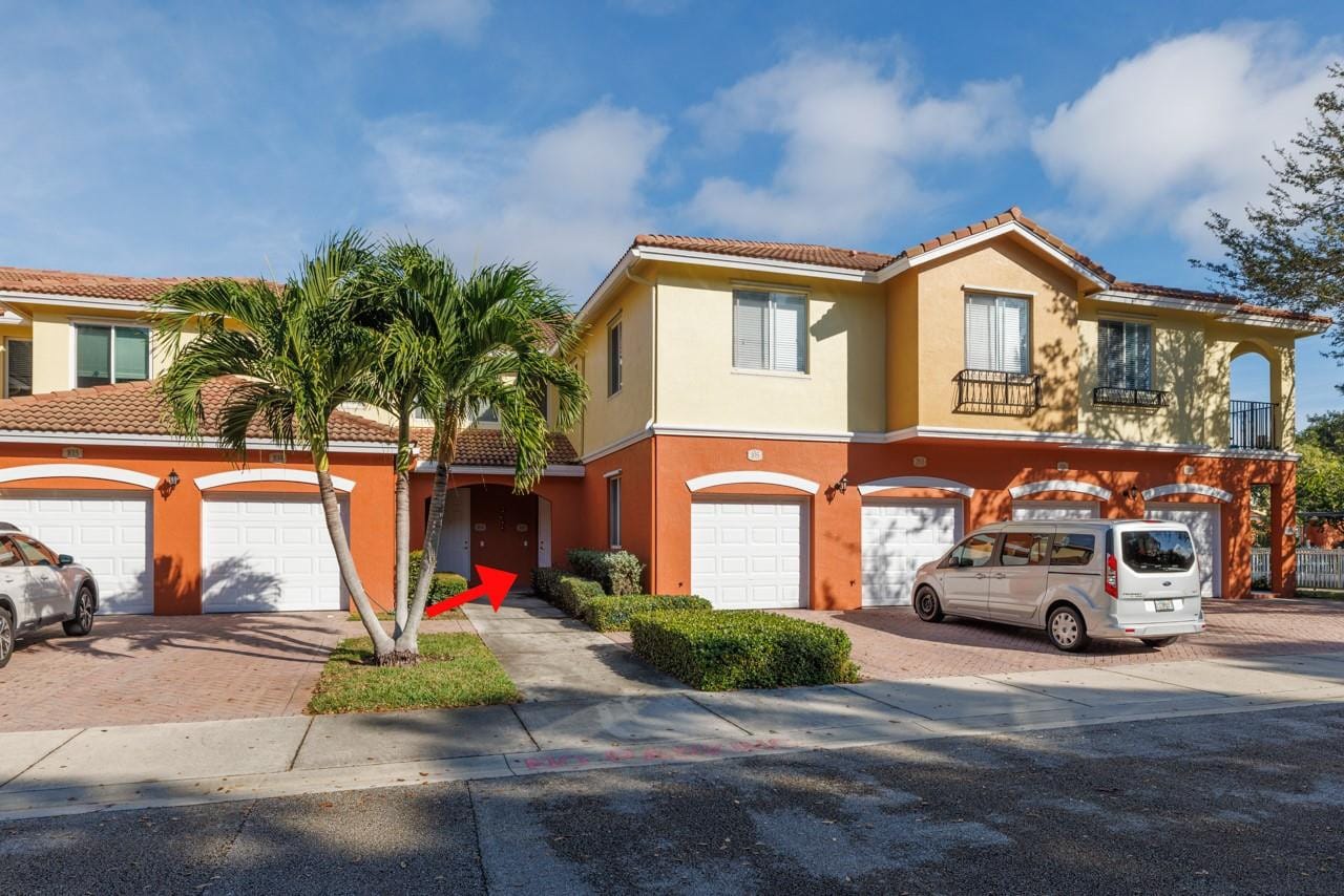 55 SE Palermo Court 105 — photo 2