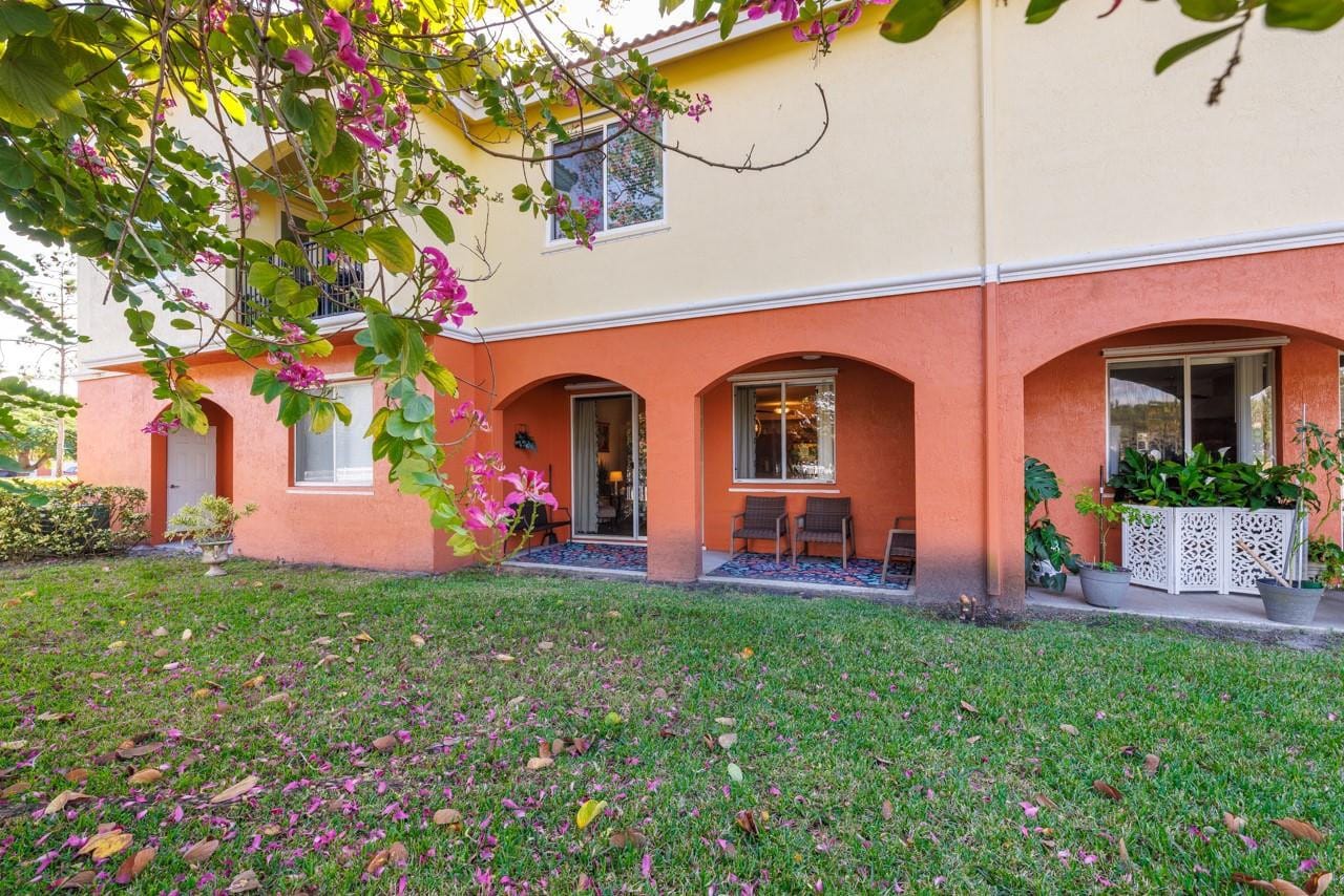 55 SE Palermo Court 105 — photo 11