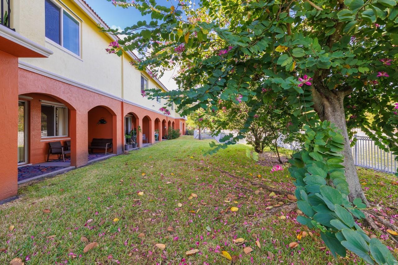 55 SE Palermo Court 105 — photo 9