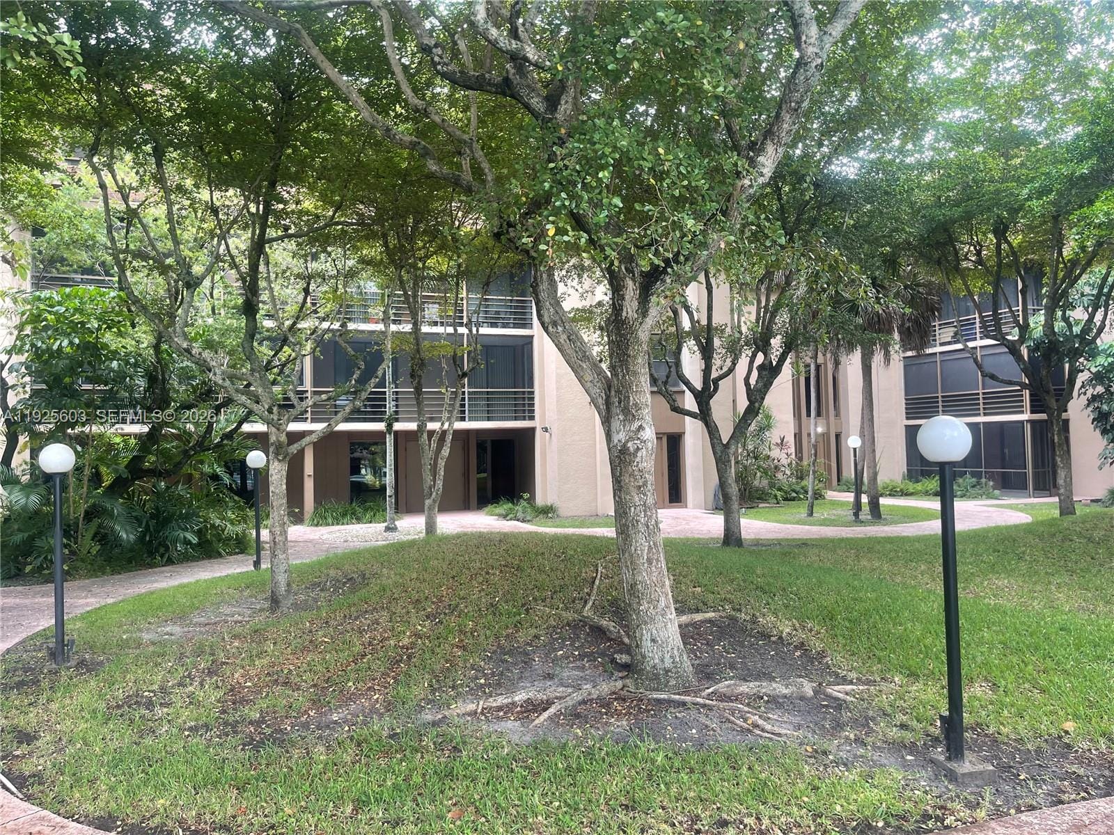 661 NE 195th Street 309, Miami, FL 33179 photo 23