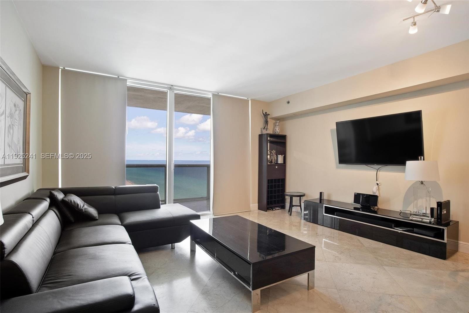 1830 S Ocean Drive 2212, Hallandale Beach, FL 33009 photo 2
