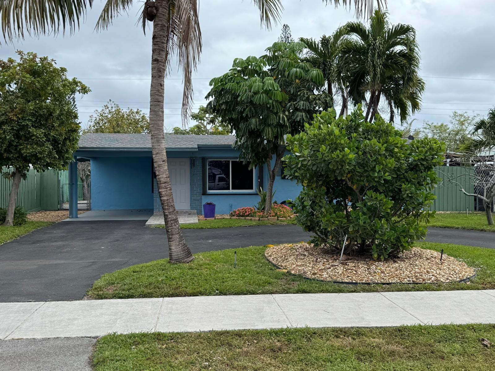 6100 NE 4th Avenue — photo 2