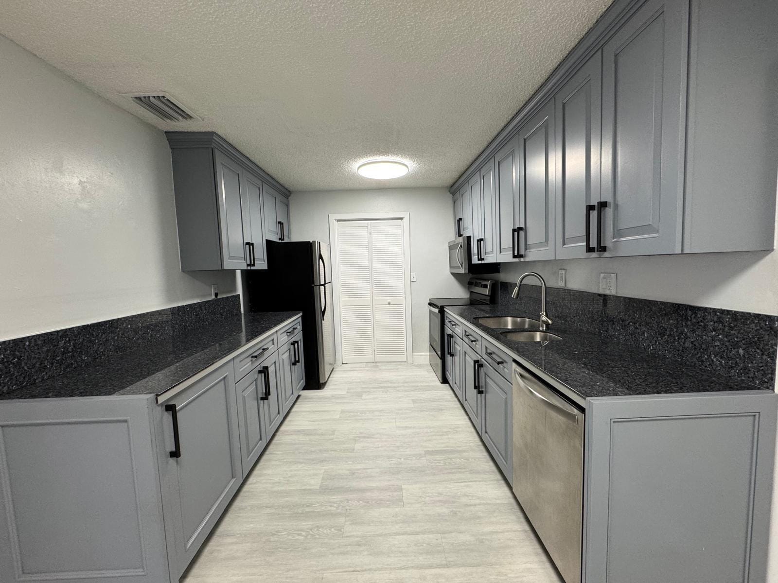 6100 NE 4th Avenue — photo 3