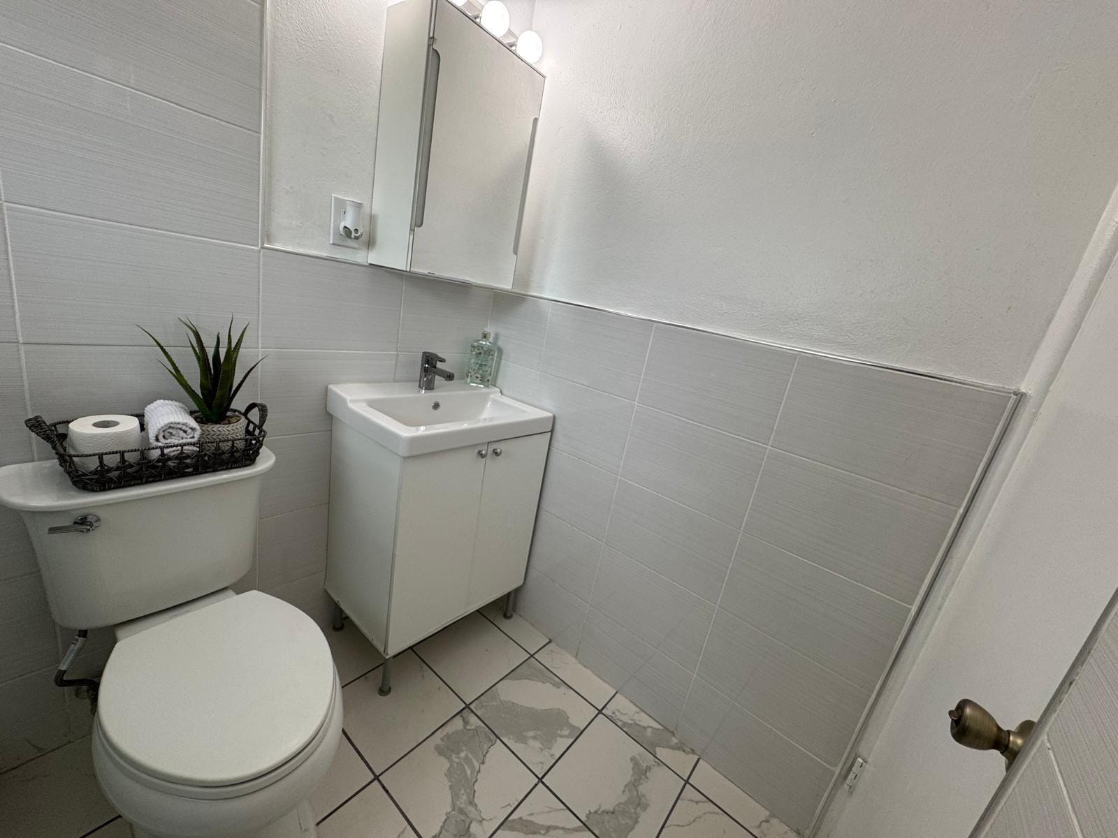 6100 NE 4th Avenue, Oakland Park, FL 33334 photo 21