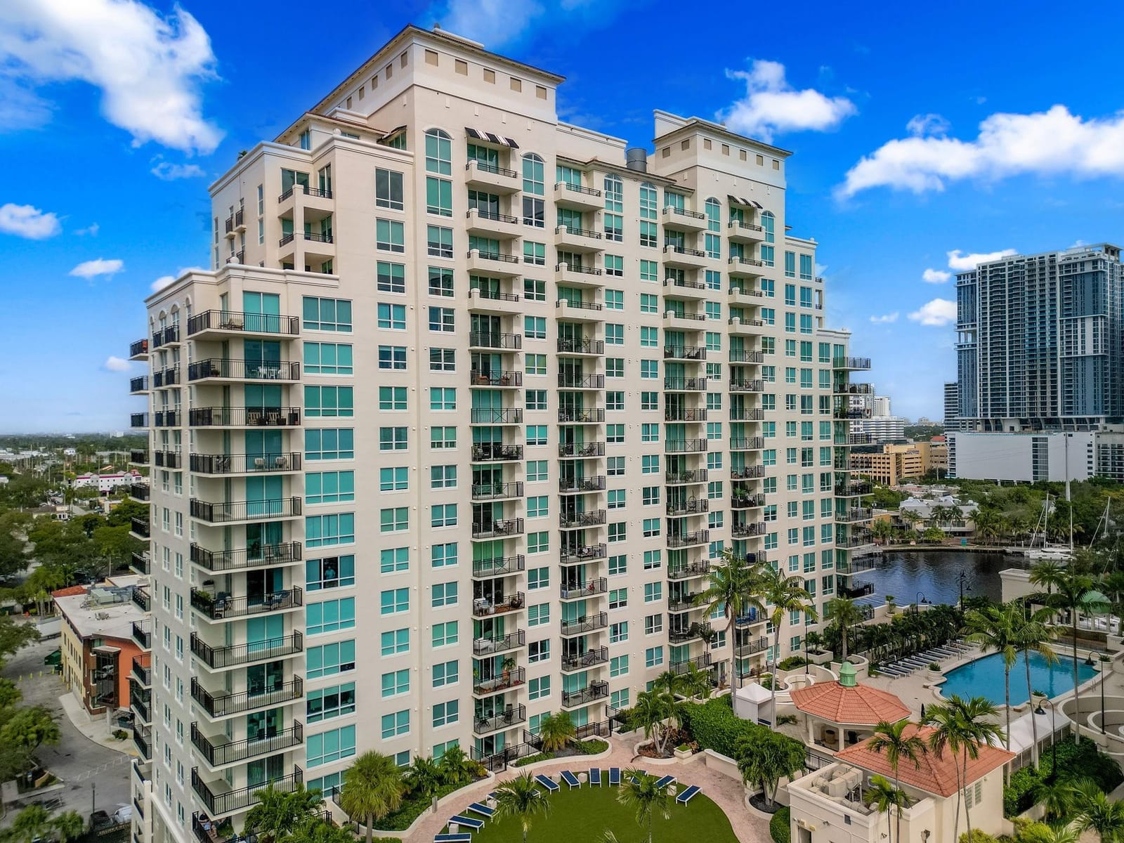 610 W Las Olas Boulevard 1621 — photo 2