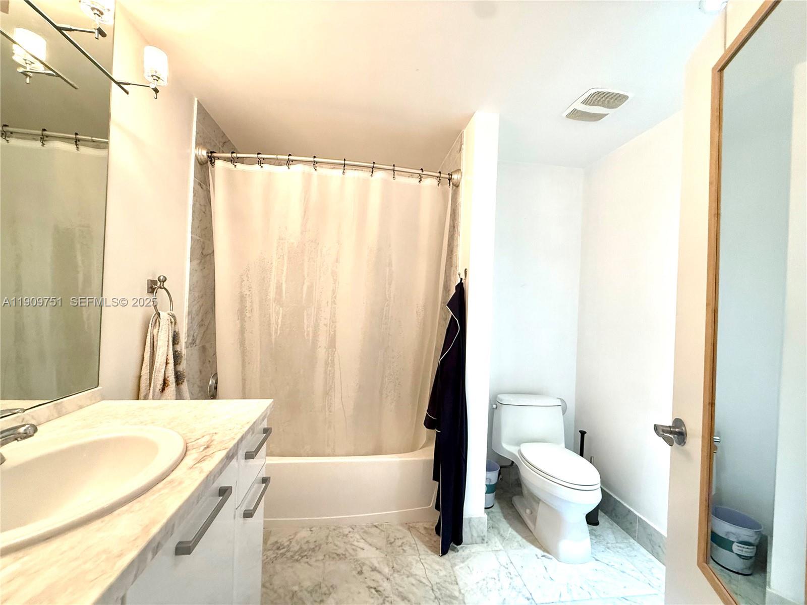 253 NE 2nd Street 219, Miami, FL 33132 photo 12