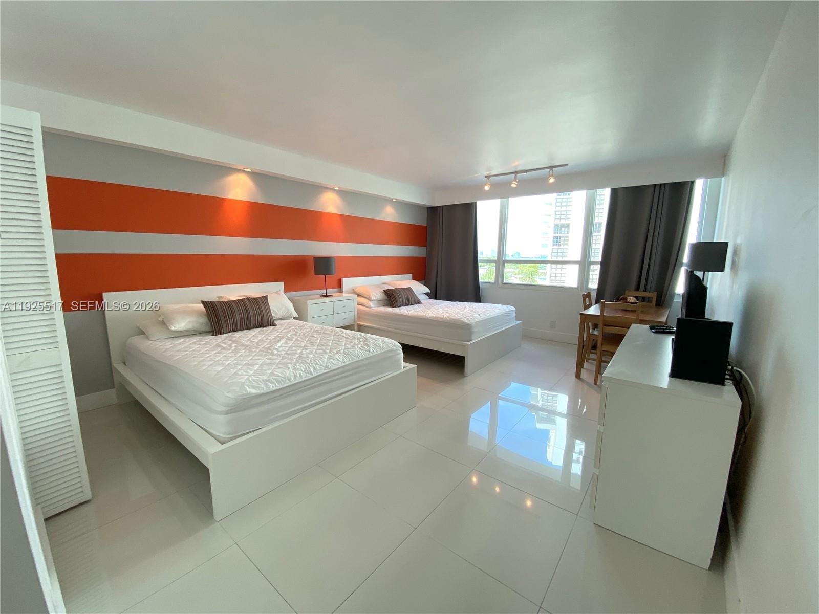 5445 Collins Avenue 610, Miami Beach, FL 33140 photo 2