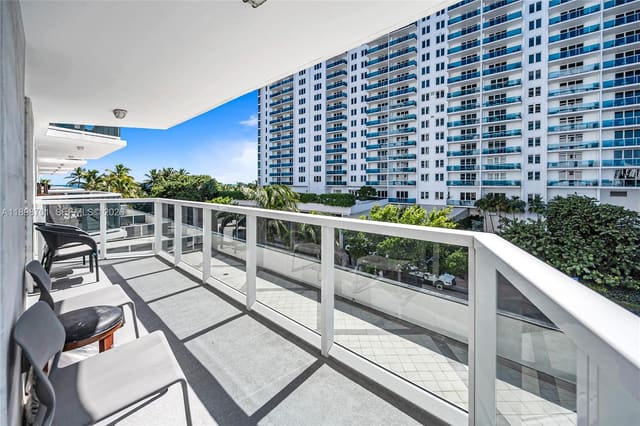 2401 Collins Avenue 507, sold in The Riviera Condo, Miami Beach, FL