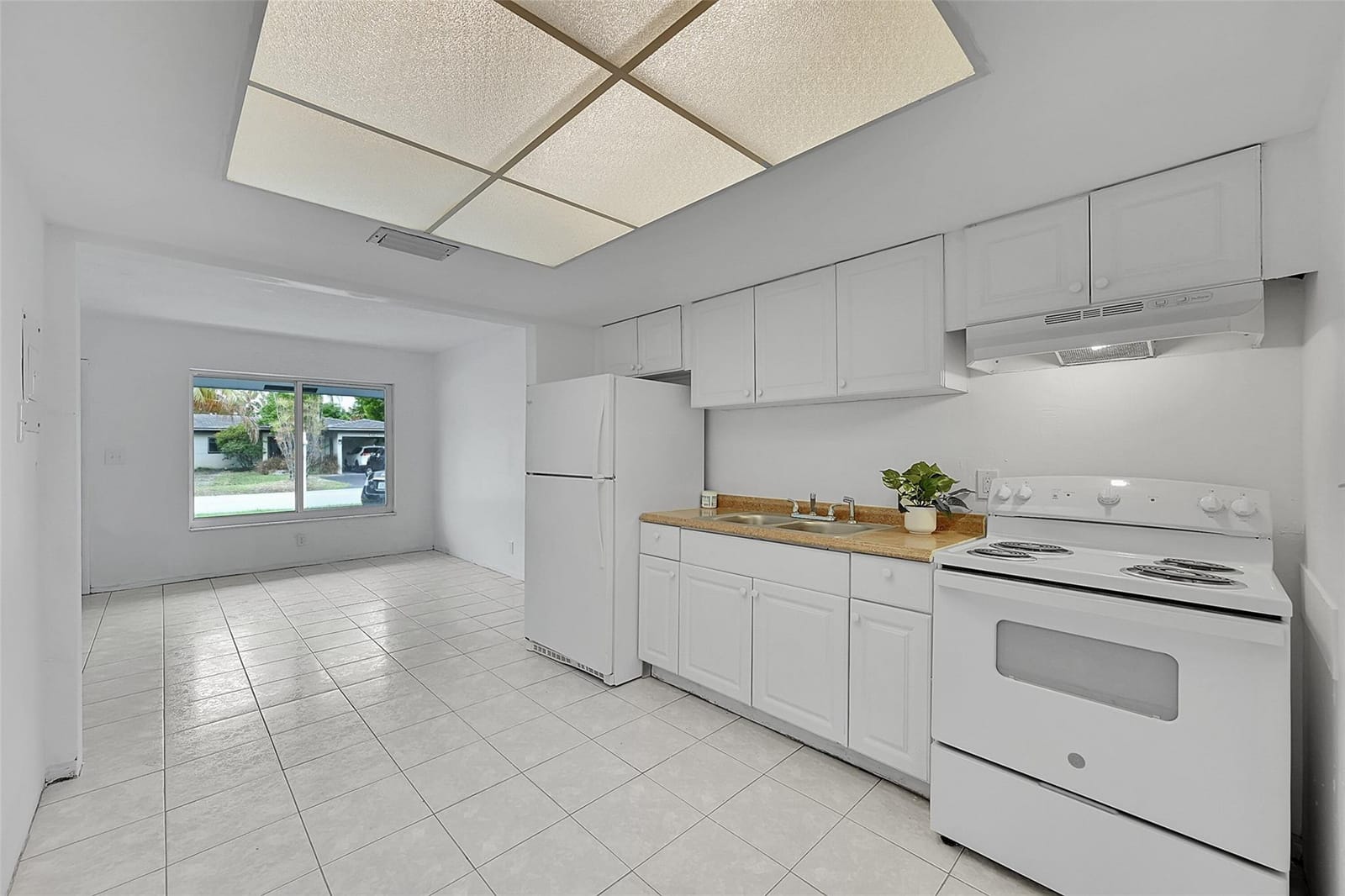 3280 NE 15th Avenue — photo 8
