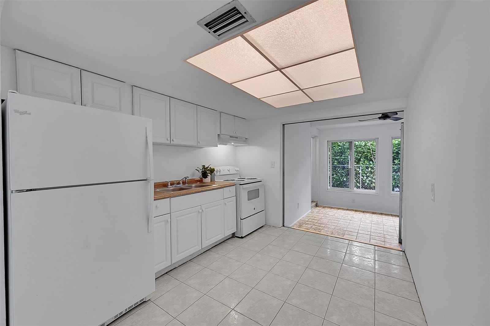 3280 NE 15th Avenue — photo 9