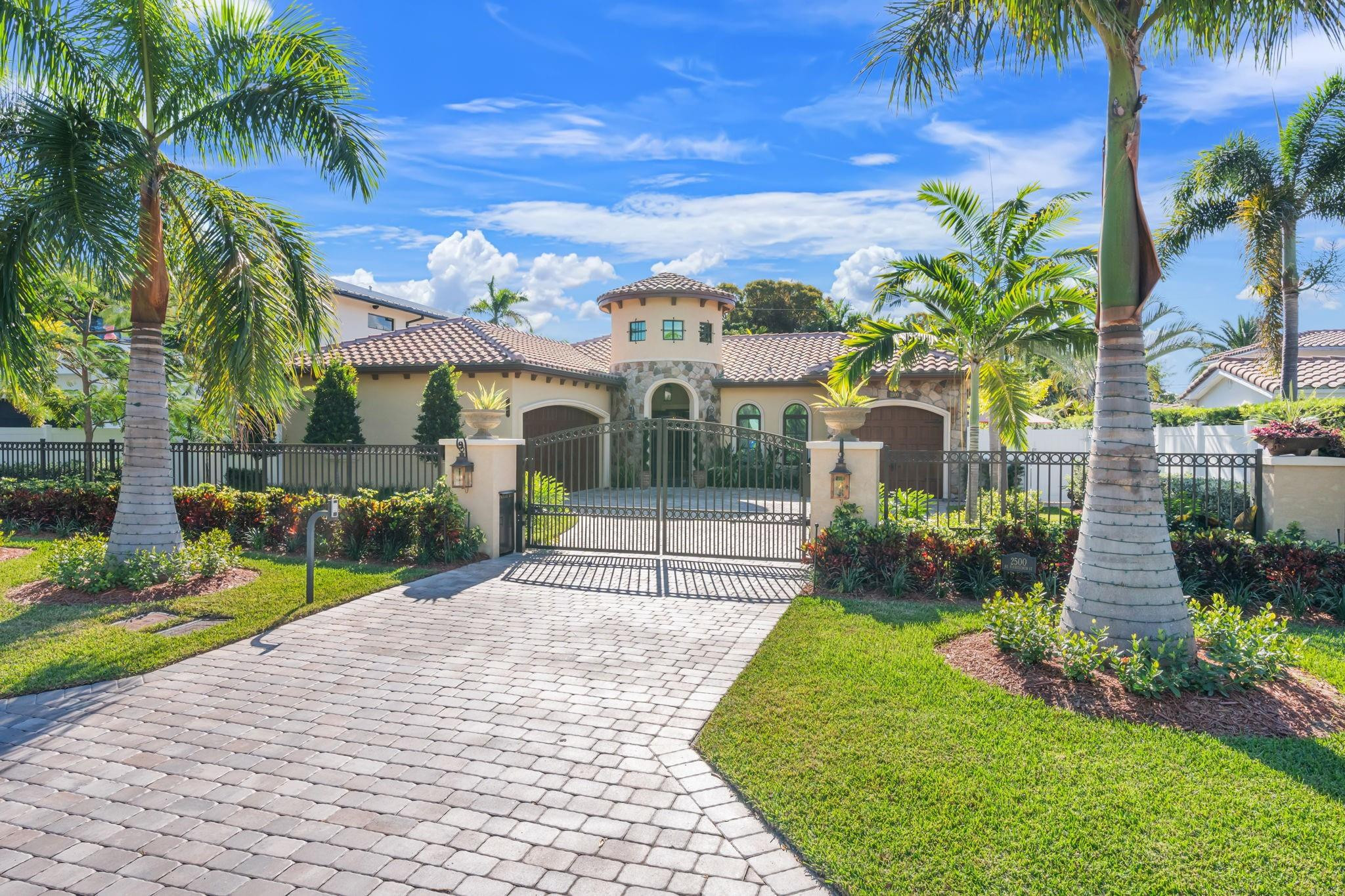 2500 NE 14th Street, Fort Lauderdale, FL 33304
