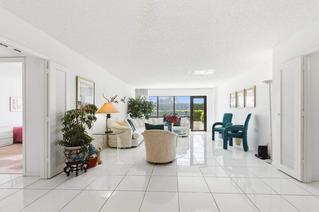 4900 N Ocean Boulevard 303, Lauderdale-By-The-Sea, FL 33308, Lauderdale By The Sea