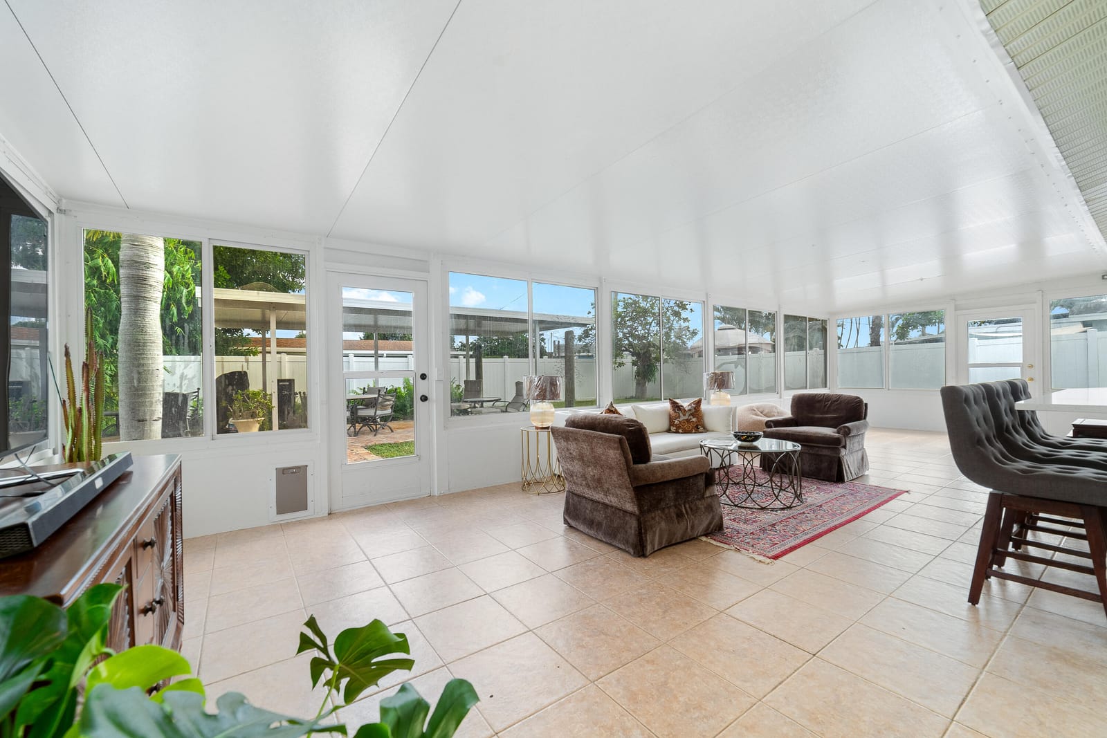 9356 Bloomfield Drive — photo 10