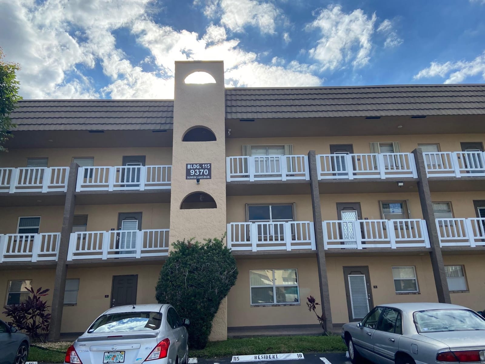 9370 SUNRISE LAKES Boulevard 105 — photo 2