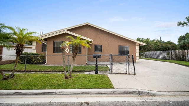 1233 W 32nd Street, sold in Dunbar Terr, Riviera Beach, FL