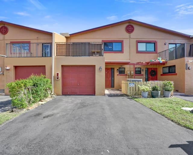 2758 NW 80th Avenue, sold in Fairways Of Sunrise, Sunrise, FL