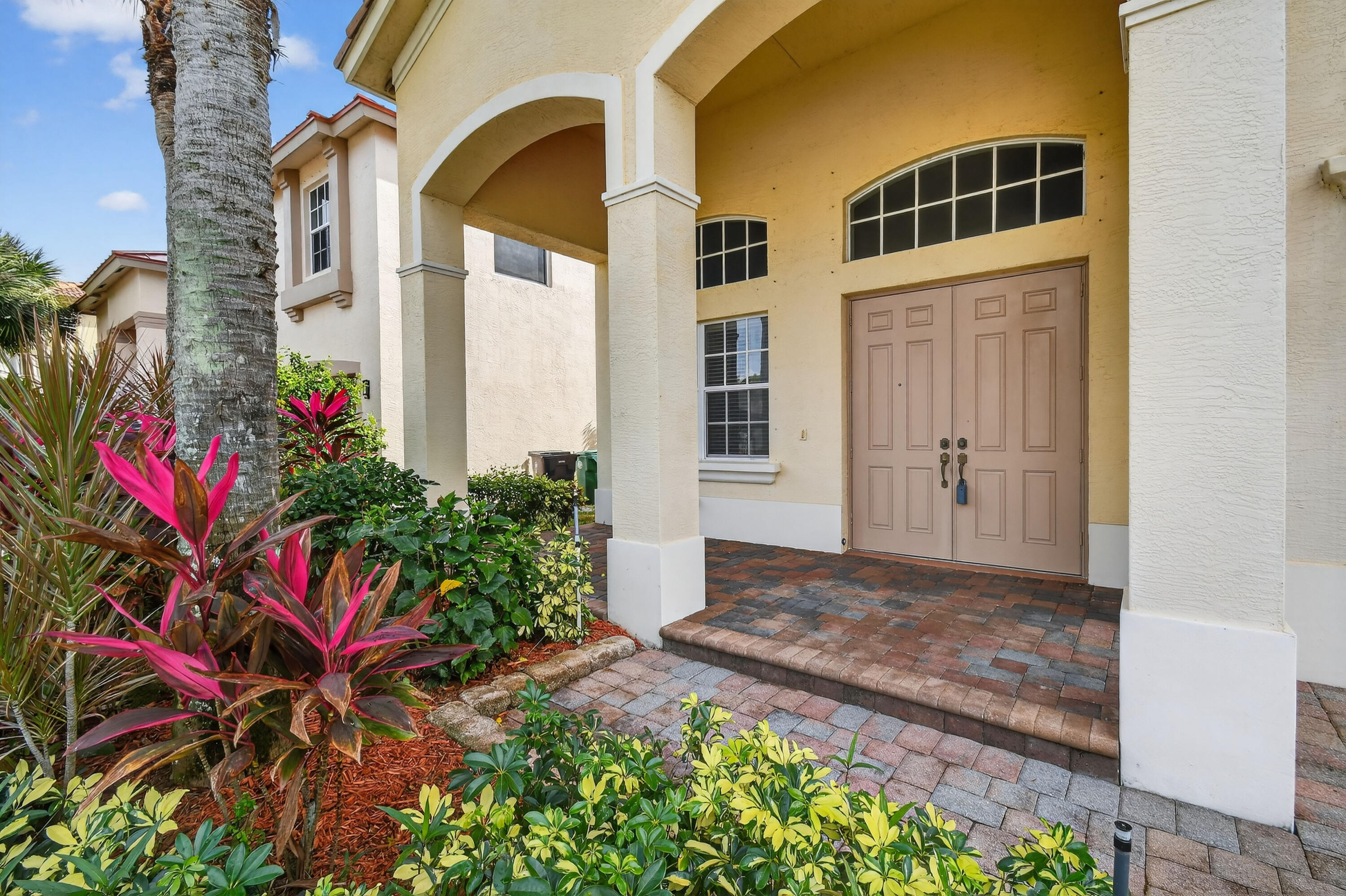 2205 SW Newport Isles Boulevard — photo 2