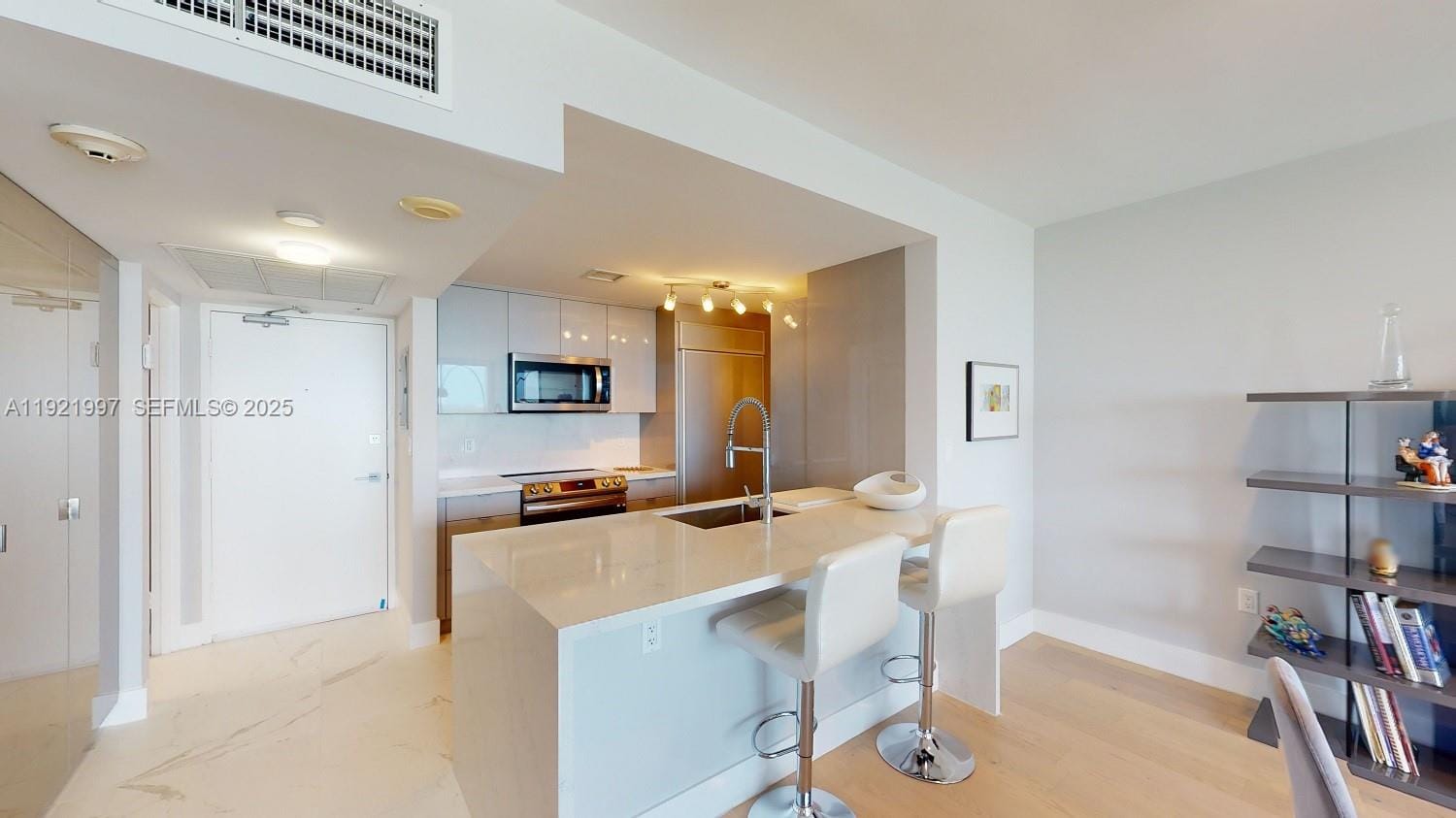 10275 Collins Avenue 724, Bal Harbour, FL 33154 photo 8