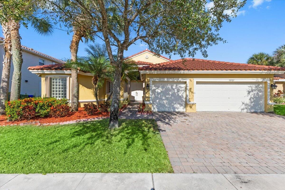 18921 SW 15th Street, Pembroke Pines, FL 33029