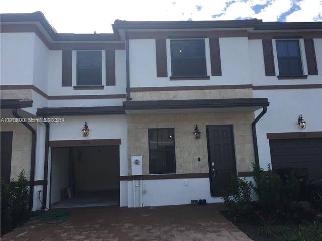 3388 W 100th Terrace, Hialeah, FL 33018