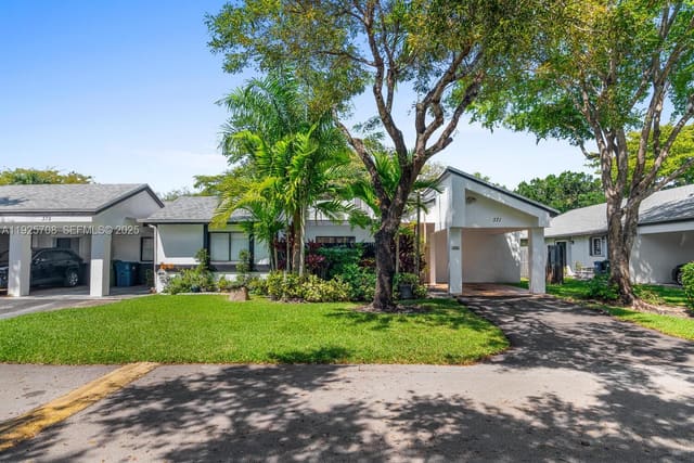 371 Fairway Circle 56, sold in Villas AT Bonaventure IN, Weston, FL
