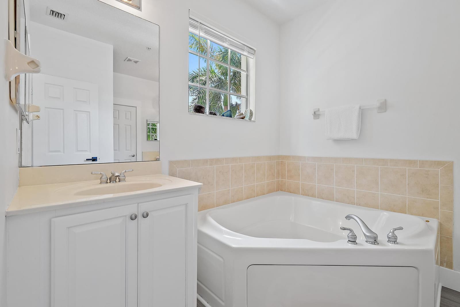 107 Pond Apple Lane 105, Jupiter, FL 33458 photo 18
