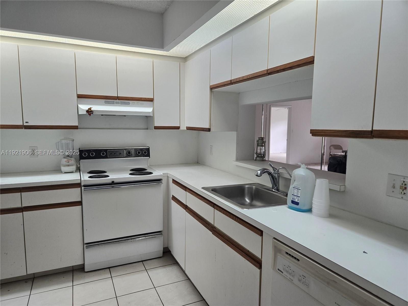 1000 SW 128th Terrace 410V, Pembroke Pines, FL 33027