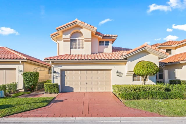 2595 NW 53rd Street, sold in Laurel Pointe, Boca Raton, FL