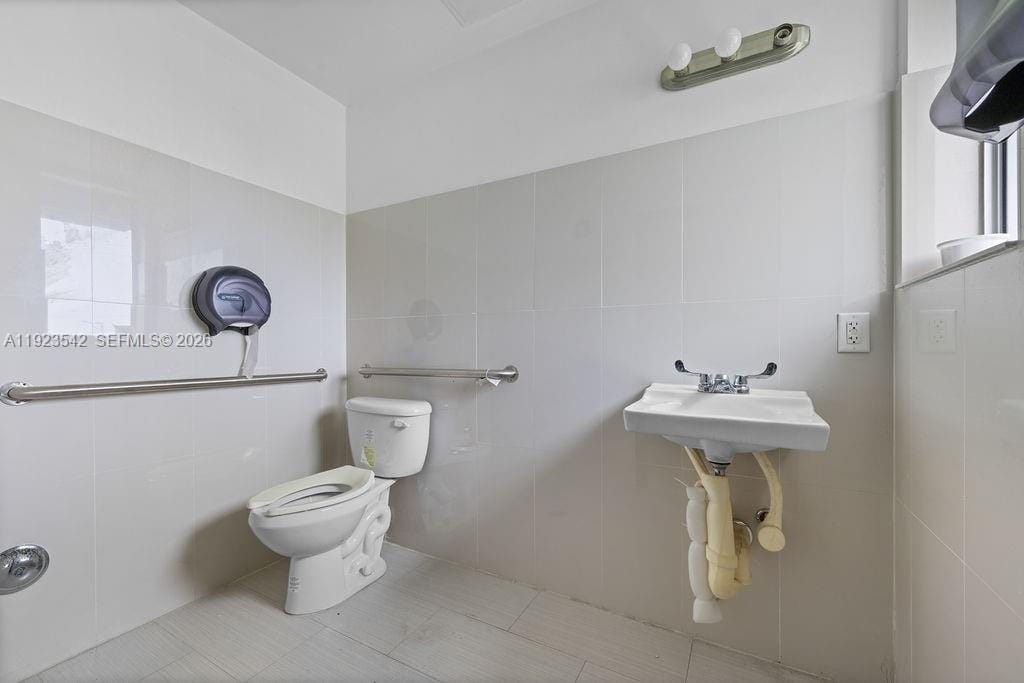 2500 Wilton Drive, Wilton Manors, FL 33305 photo 14
