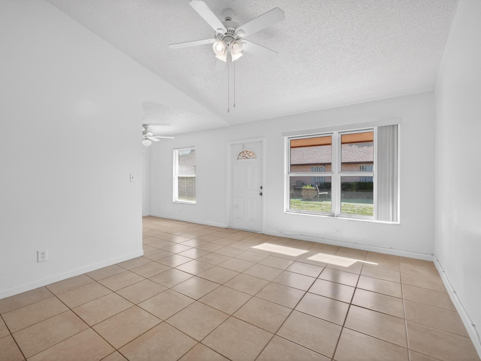 2548 Ida Way — photo 8