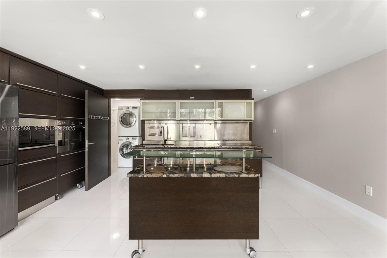 6000 Collins Avenue 330, Miami Beach, FL 33140 photo 3