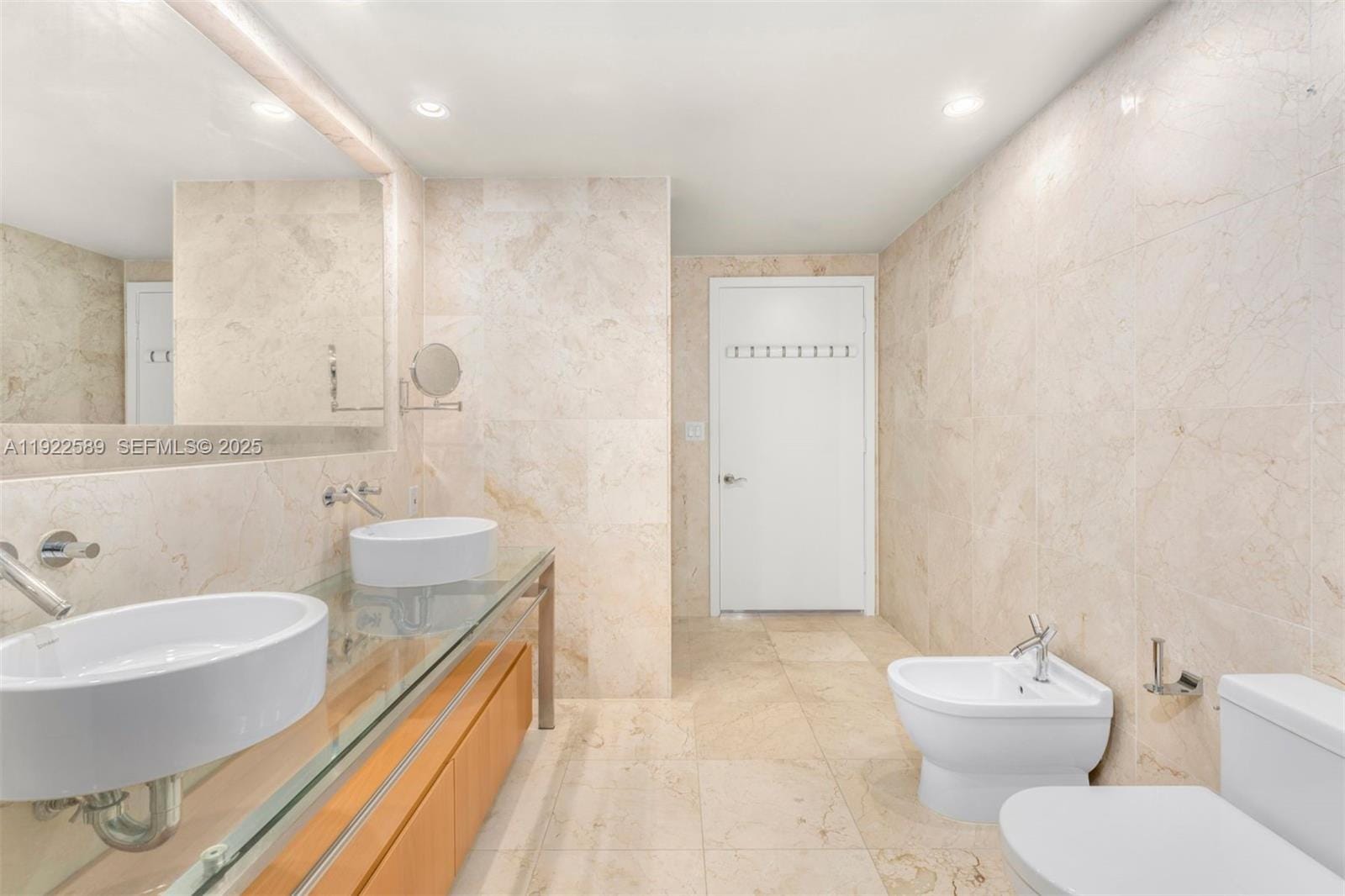 6000 Collins Avenue 330, Miami Beach, FL 33140 photo 23