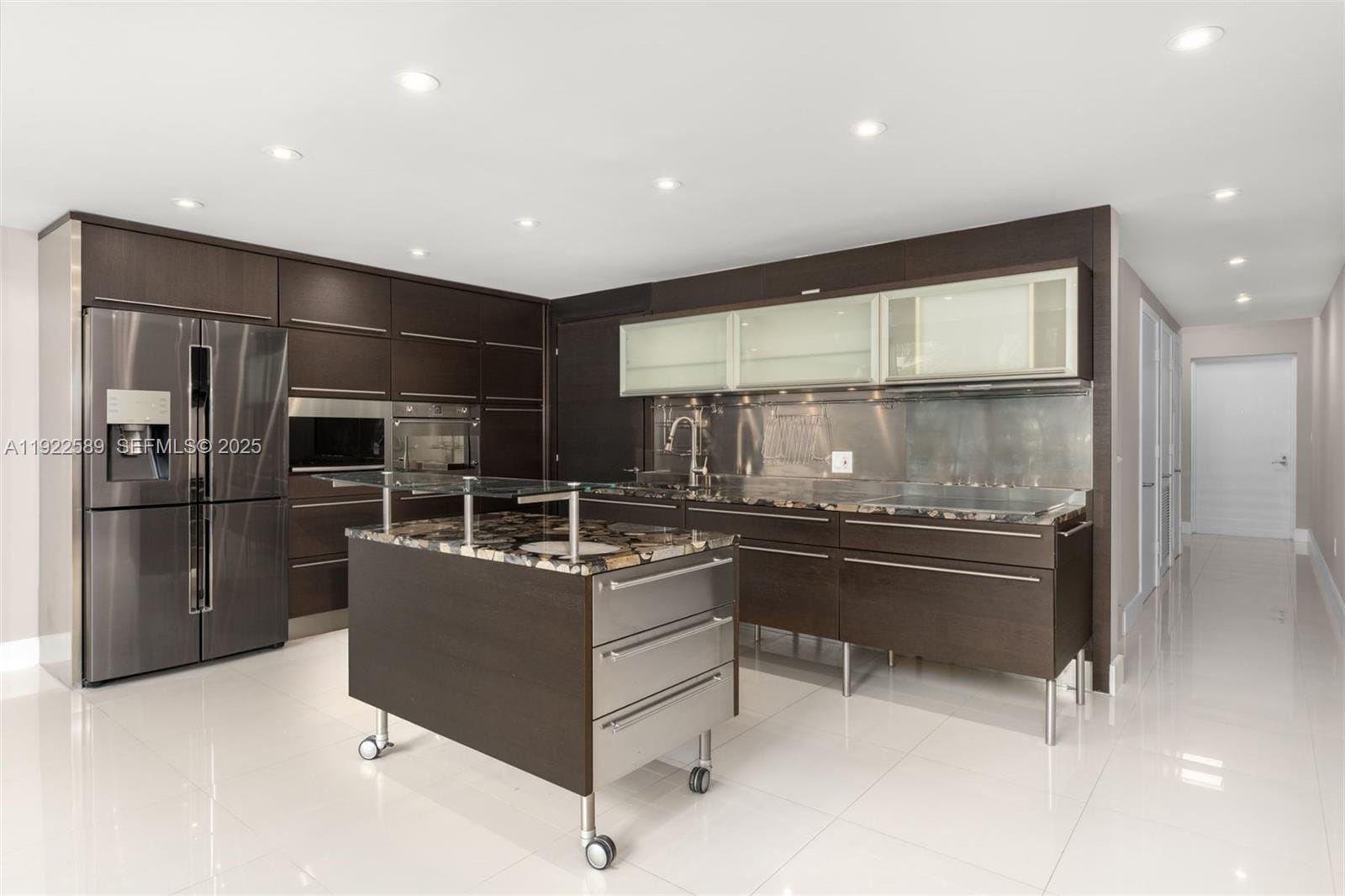 6000 Collins Avenue 330, Miami Beach, FL 33140 photo 5