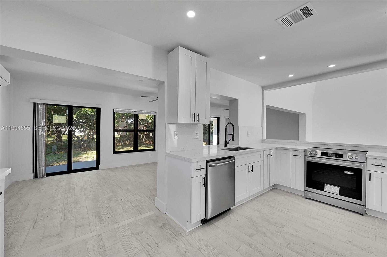 4603 King Palm Drive — photo 9