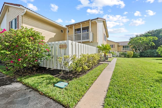288 Seabreeze Circle, Jupiter, FL 33477