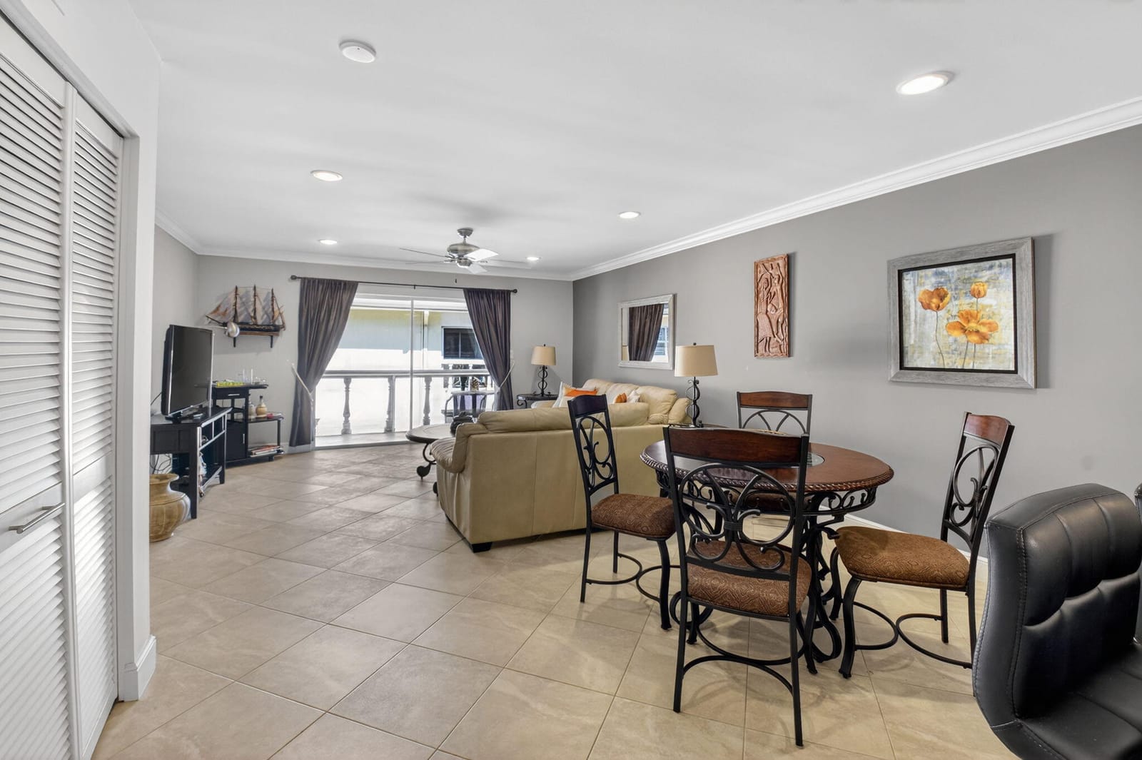 80 Venetian Drive 307s — photo 3