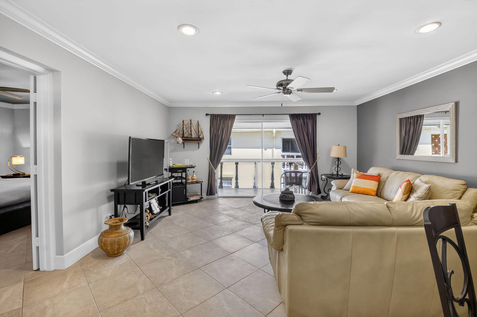 80 Venetian Drive 307s — photo 4