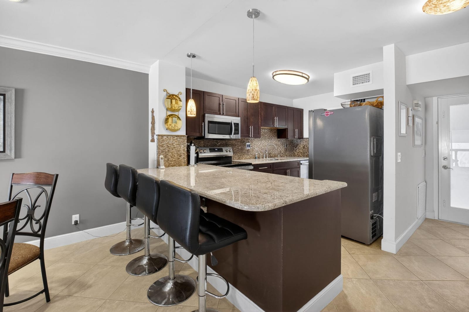 80 Venetian Drive 307s — photo 9