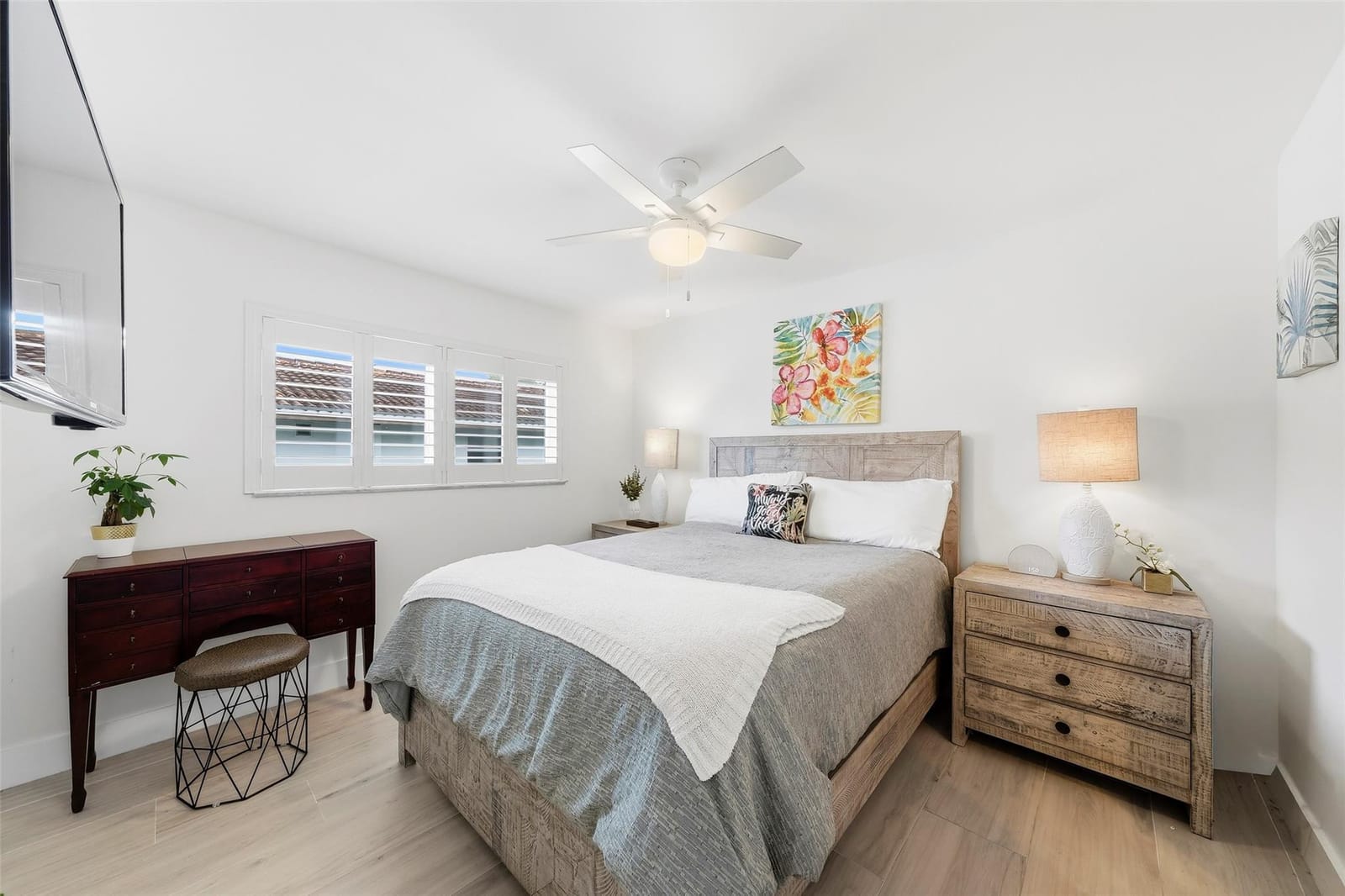 1450 N Riverside Drive 201 — photo 8