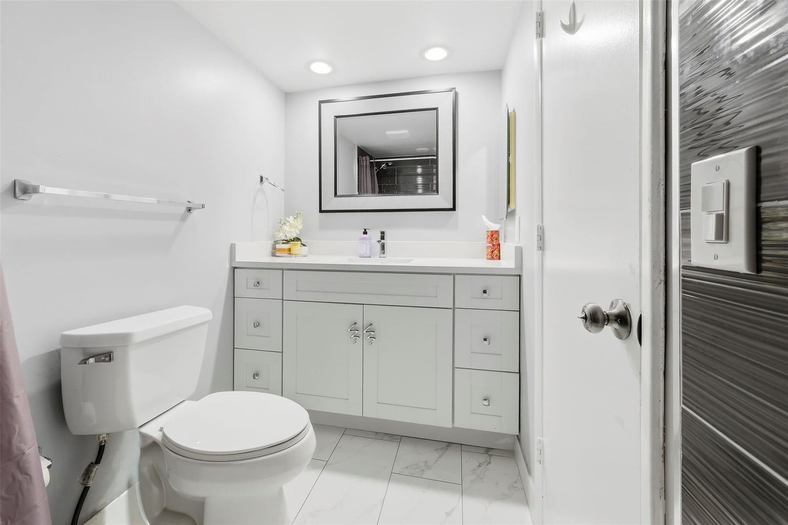 1450 N Riverside Drive 201 — photo 10