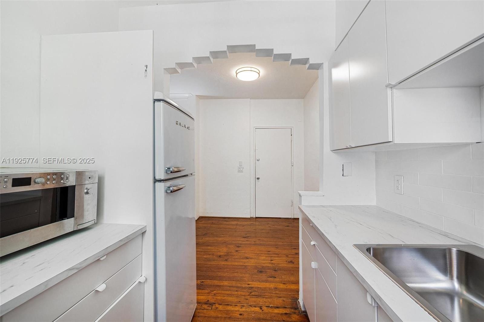 1611 Euclid Avenue 8 — photo 11