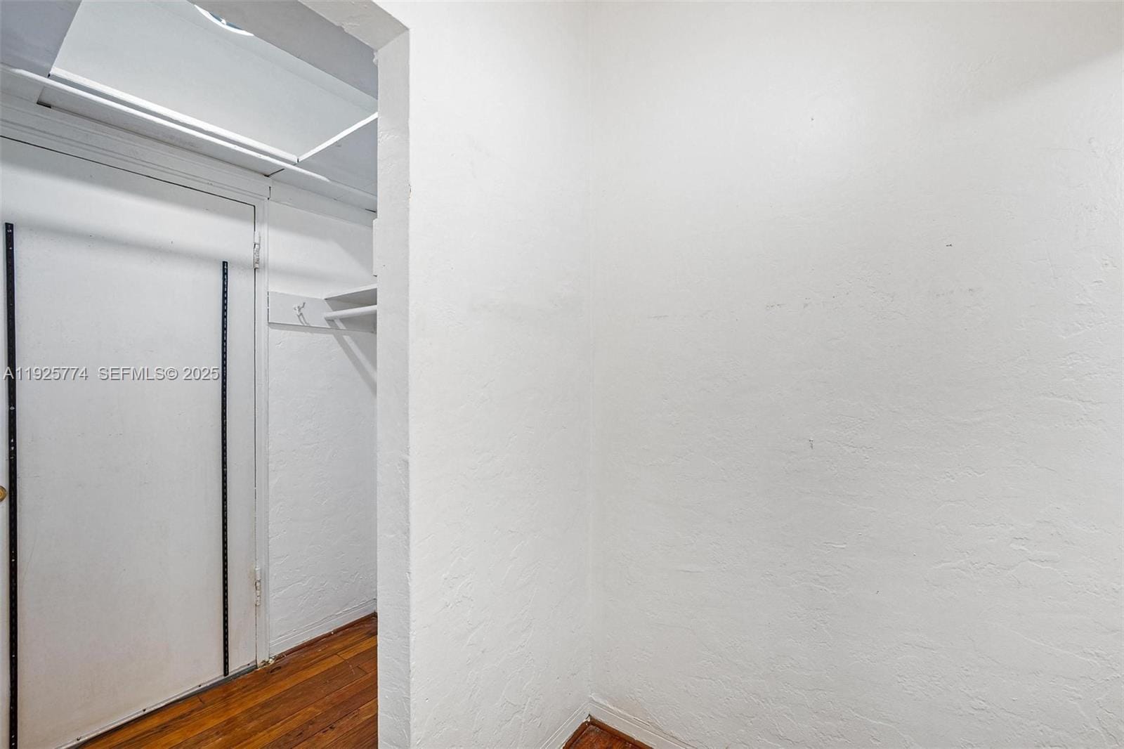 1611 Euclid Avenue 8 — photo 3