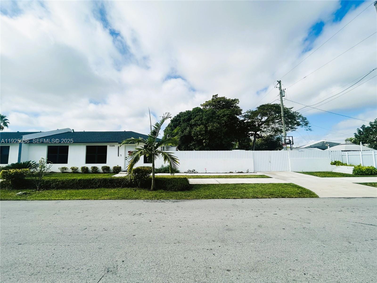 10305 SW 183rd Street, Miami, FL 33157 photo 2