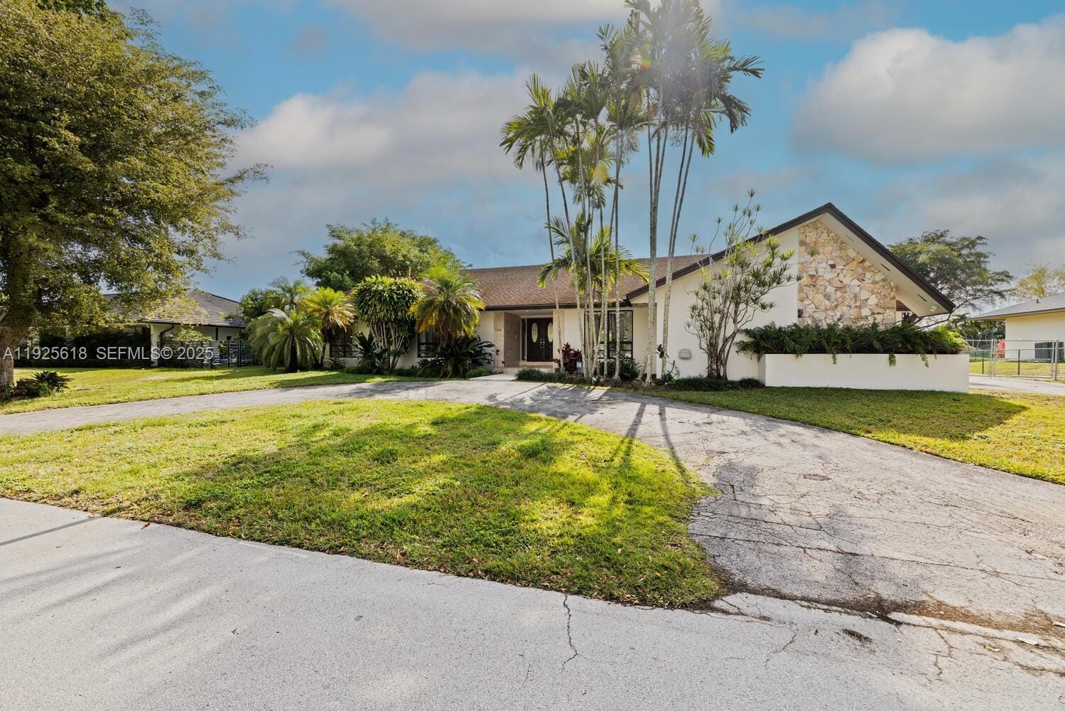 7860 SW 173rd Terrace, Palmetto Bay, FL 33157 photo 3