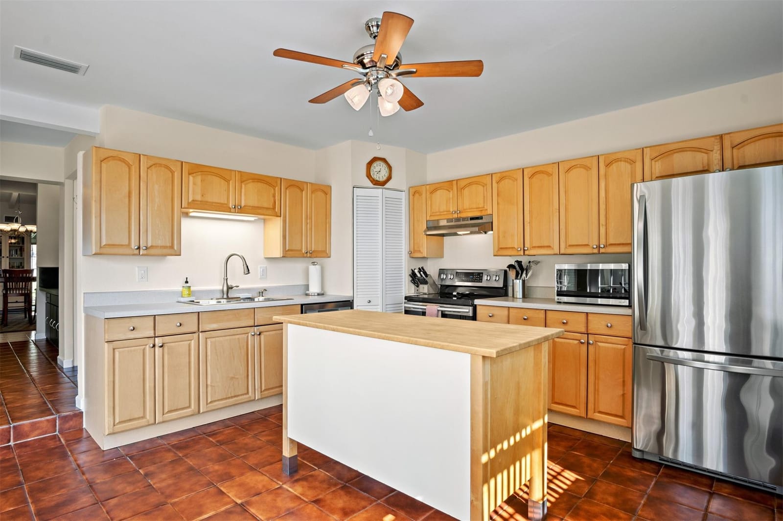 2555 Nassau Lane — photo 5