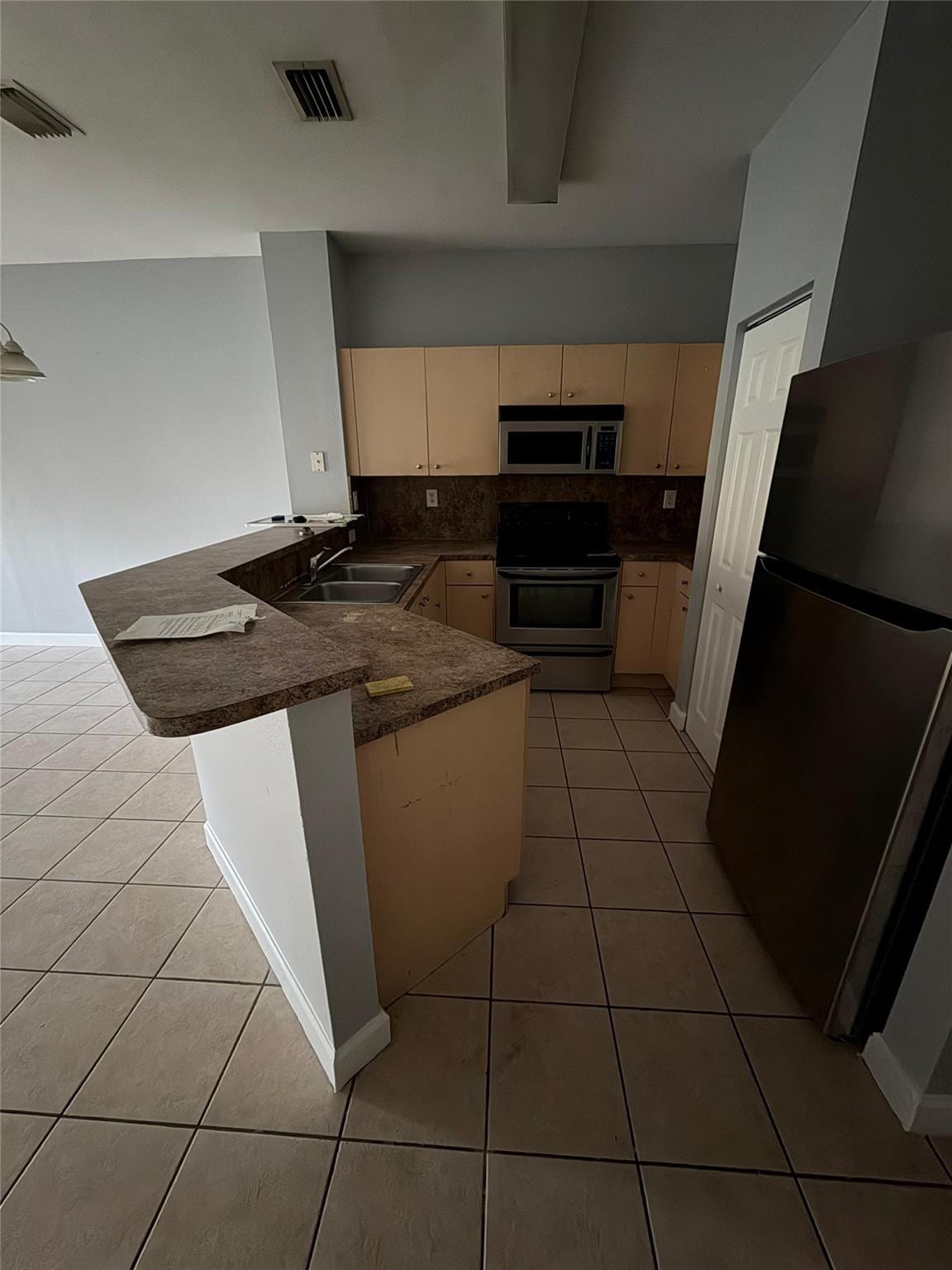1718 SW 81st Way 1718 — photo 2