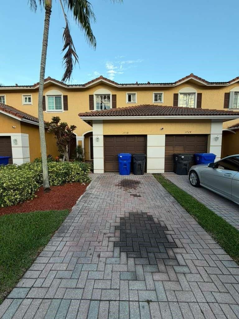 1718 SW 81st Way 1718 — photo 11